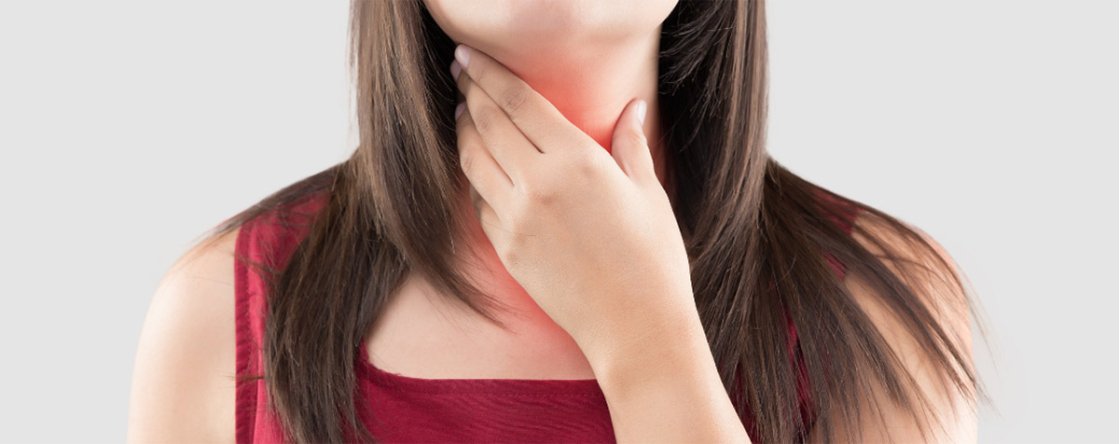 Sensazione di nodo in gola? Le cause e i rimedi per il bolo isterico