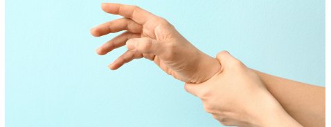 Tremore alle mani: le cause possibili e i rimedi Tremore alle mani: le cause possibili e i rimedi