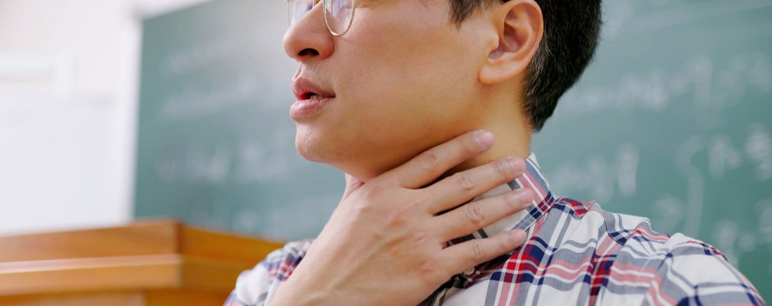 Difficoltà a deglutire: come capire e cosa fare se soffri di disfagia